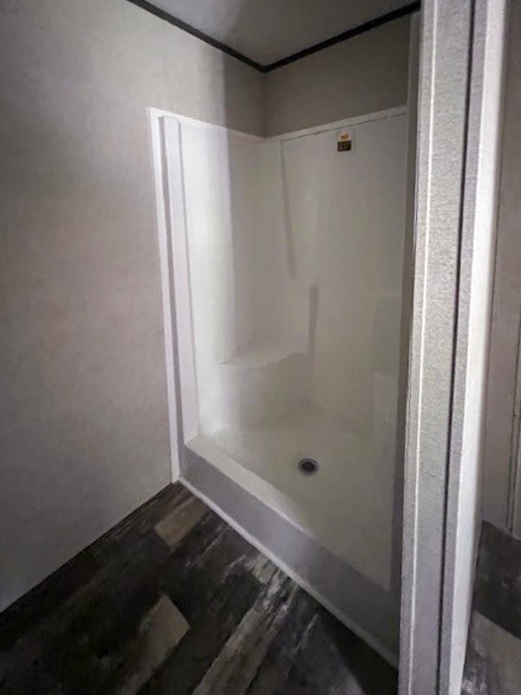 Thrifty bathroom home features