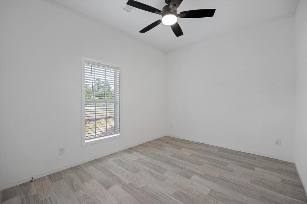 The topaz  home features