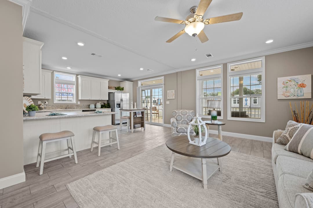 Siesta interior home features