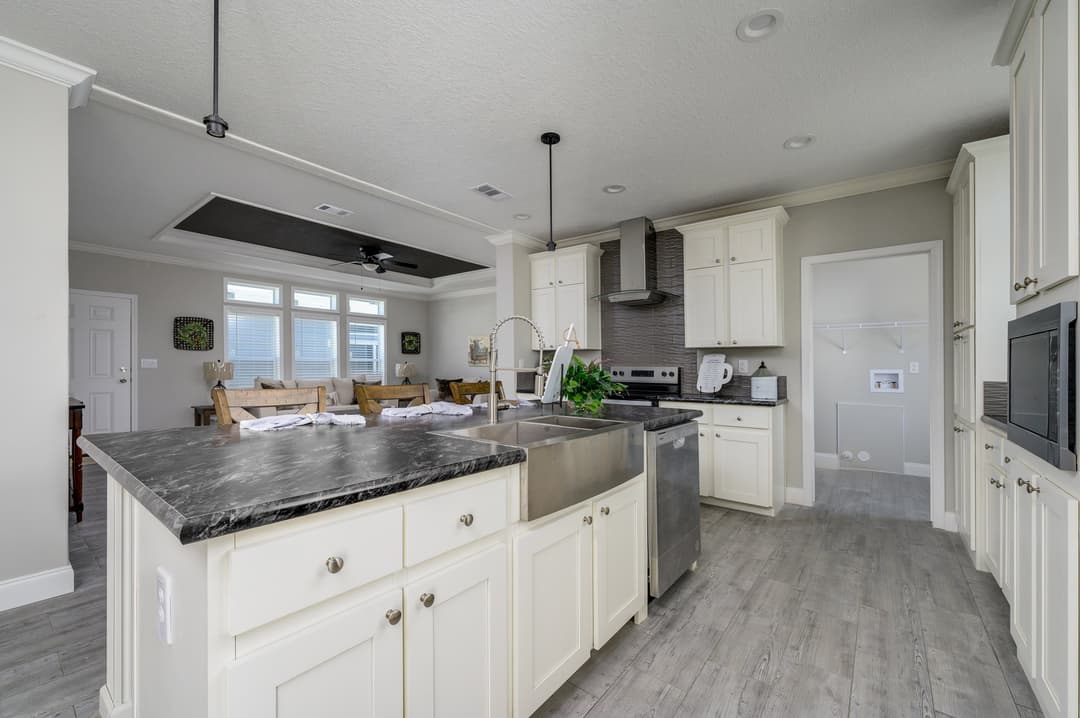 Loki kitchen home features