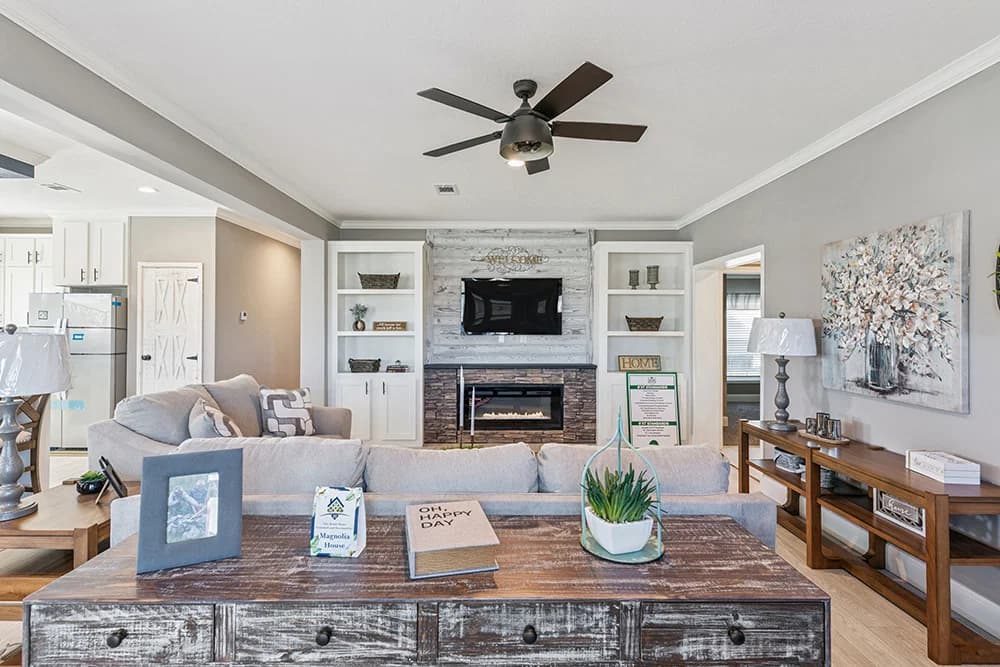Cobblestone interior home features