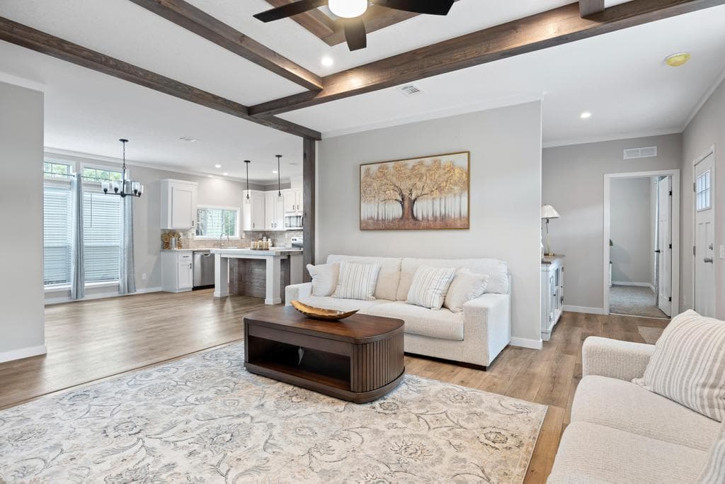 The black pearl  home features