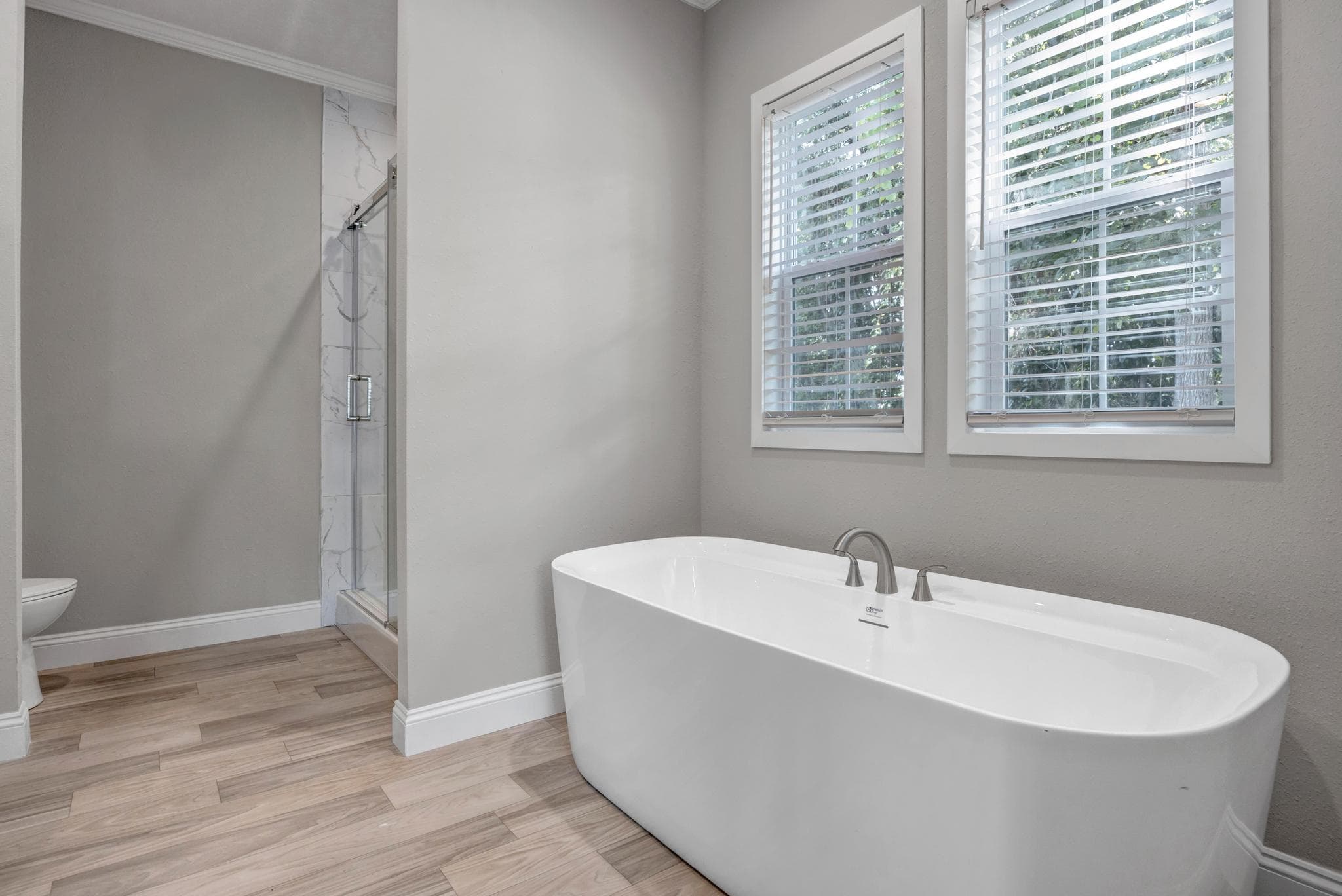 The jade bathroom home features