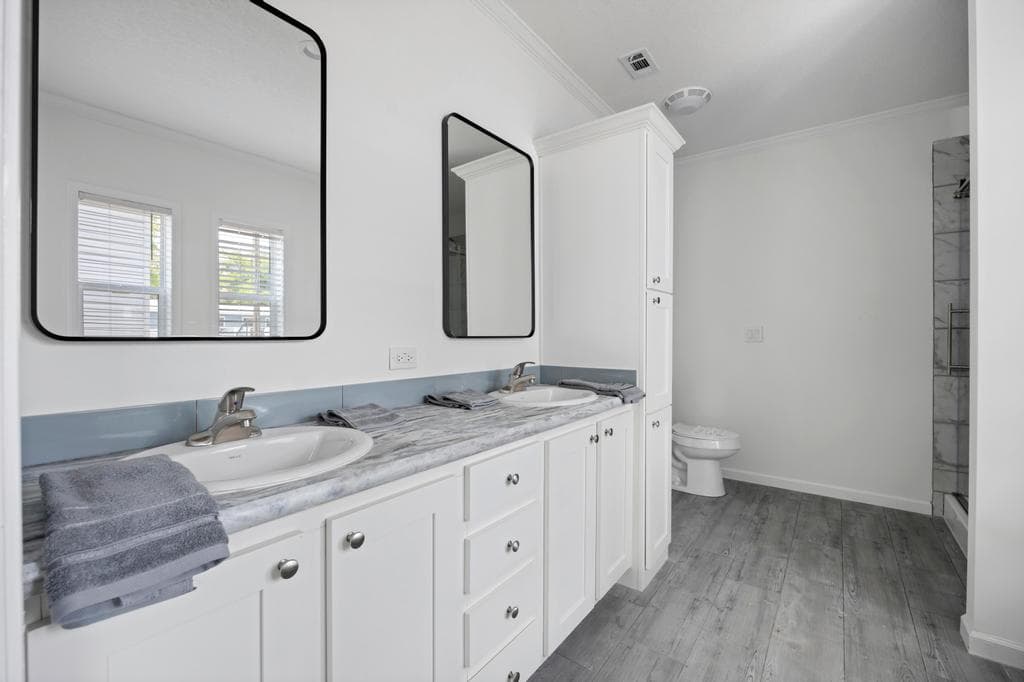 The amethyst  home features