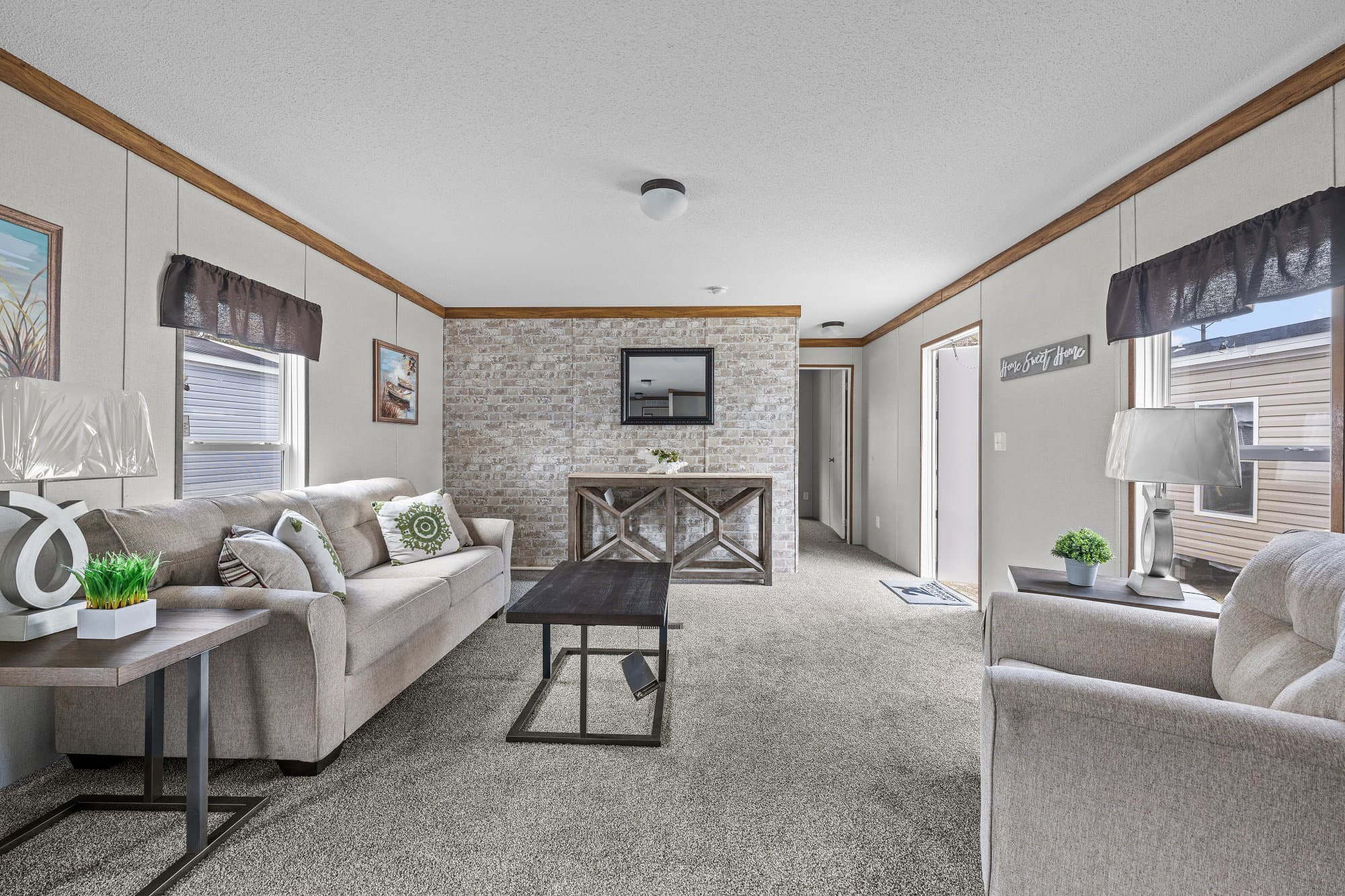 Dash 2 interior home features