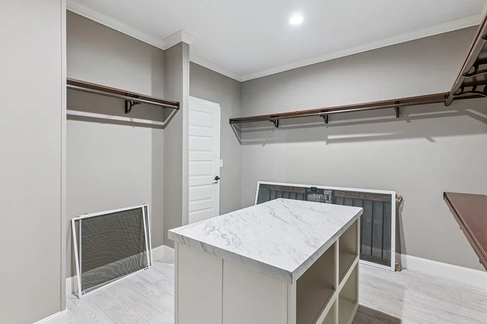 Cobblestone interior home features