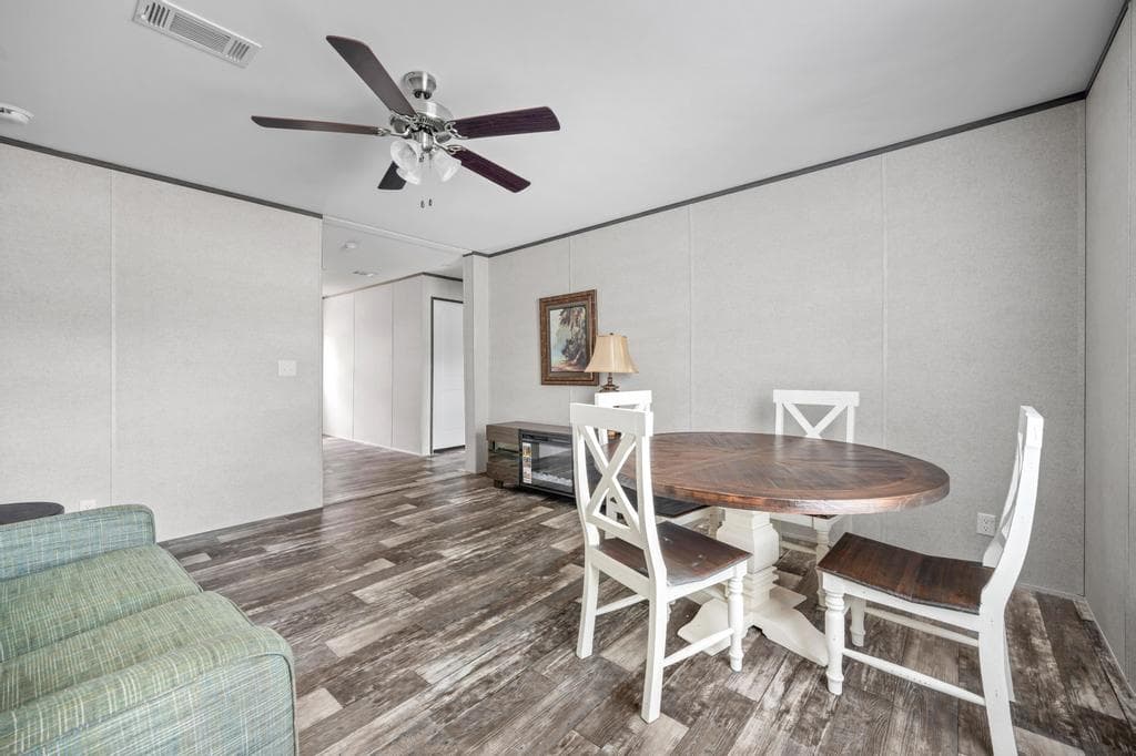 The blue diamond  home features