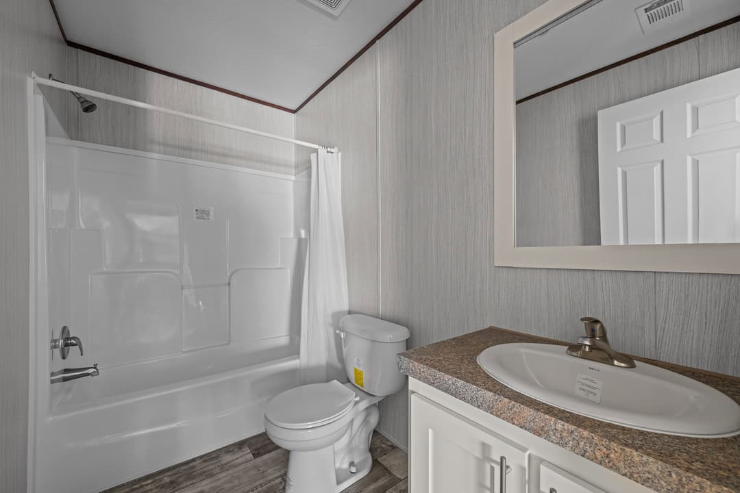 Nitro bathroom home features