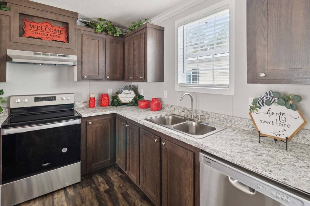 Home run 3272228 kitchen home features