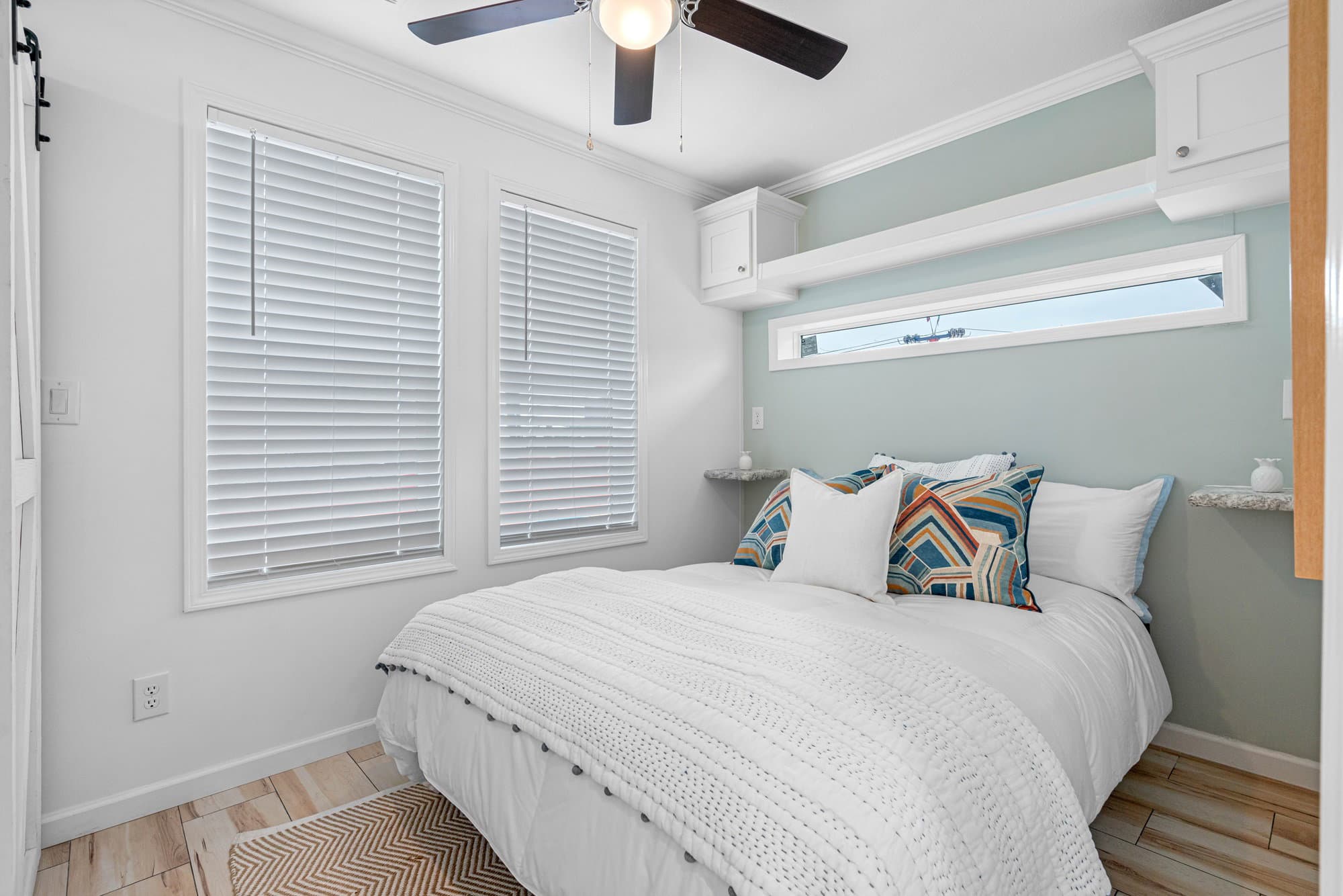 Paradise bedroom home features