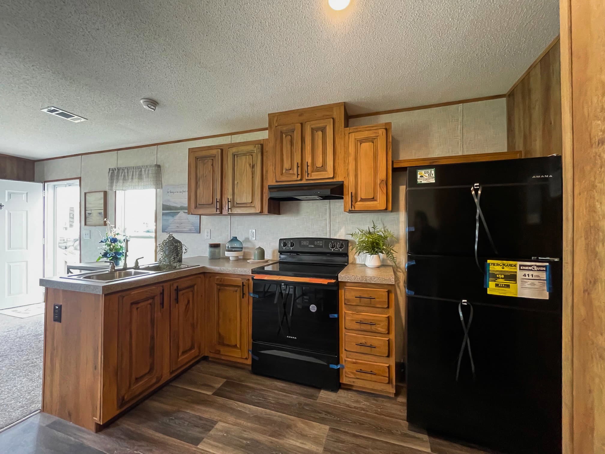 J-low kitchen and hero home features