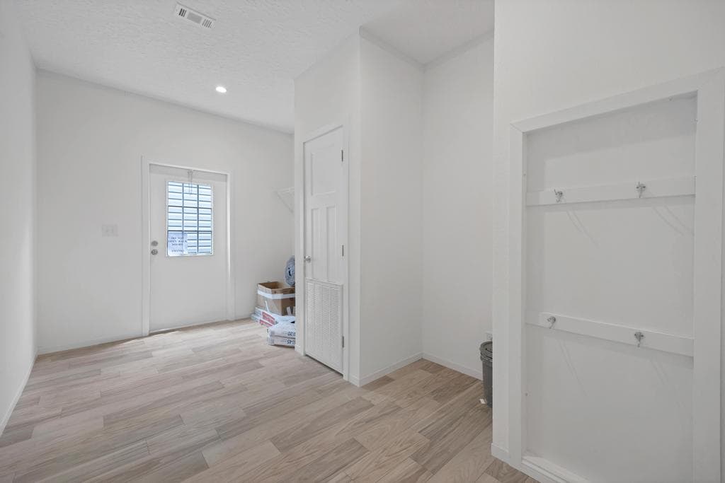 The topaz  home features