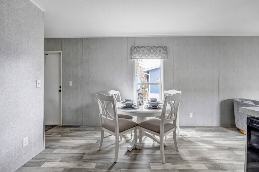 The comet interior home features