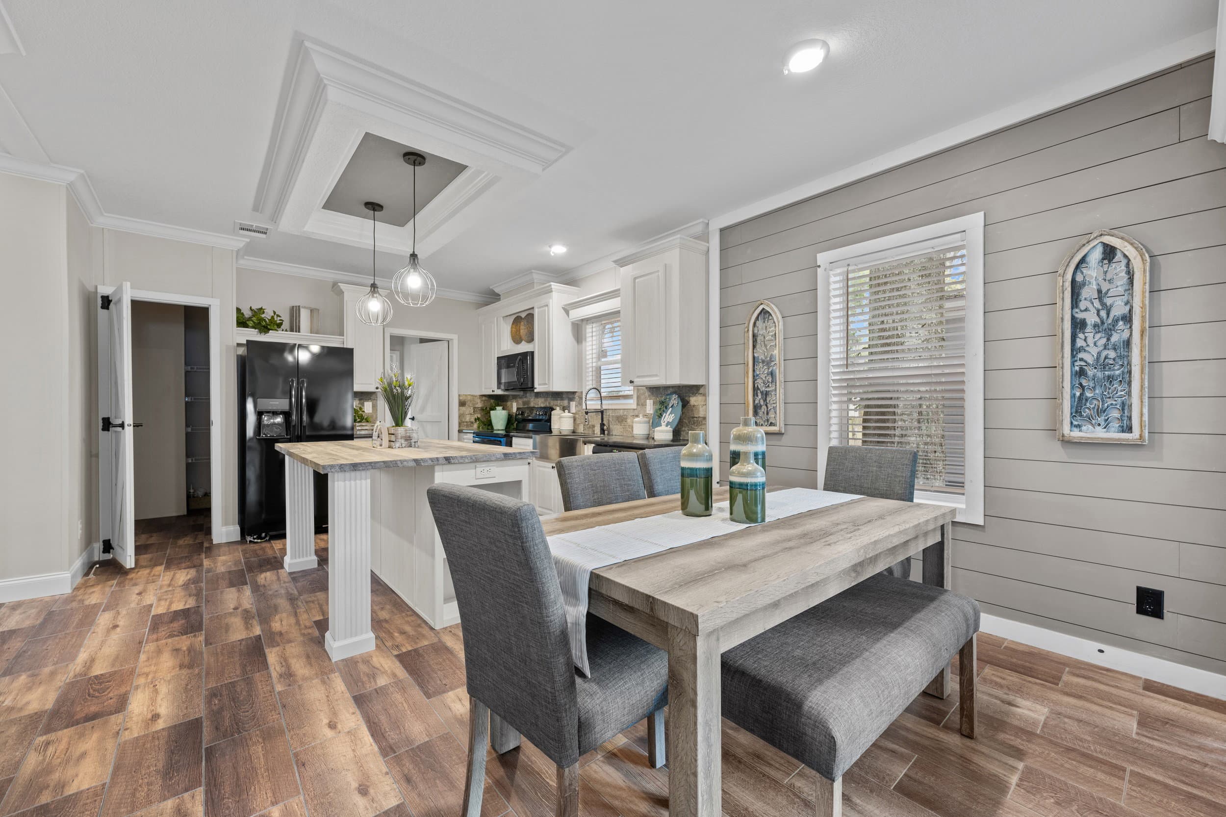 Manning interior home features