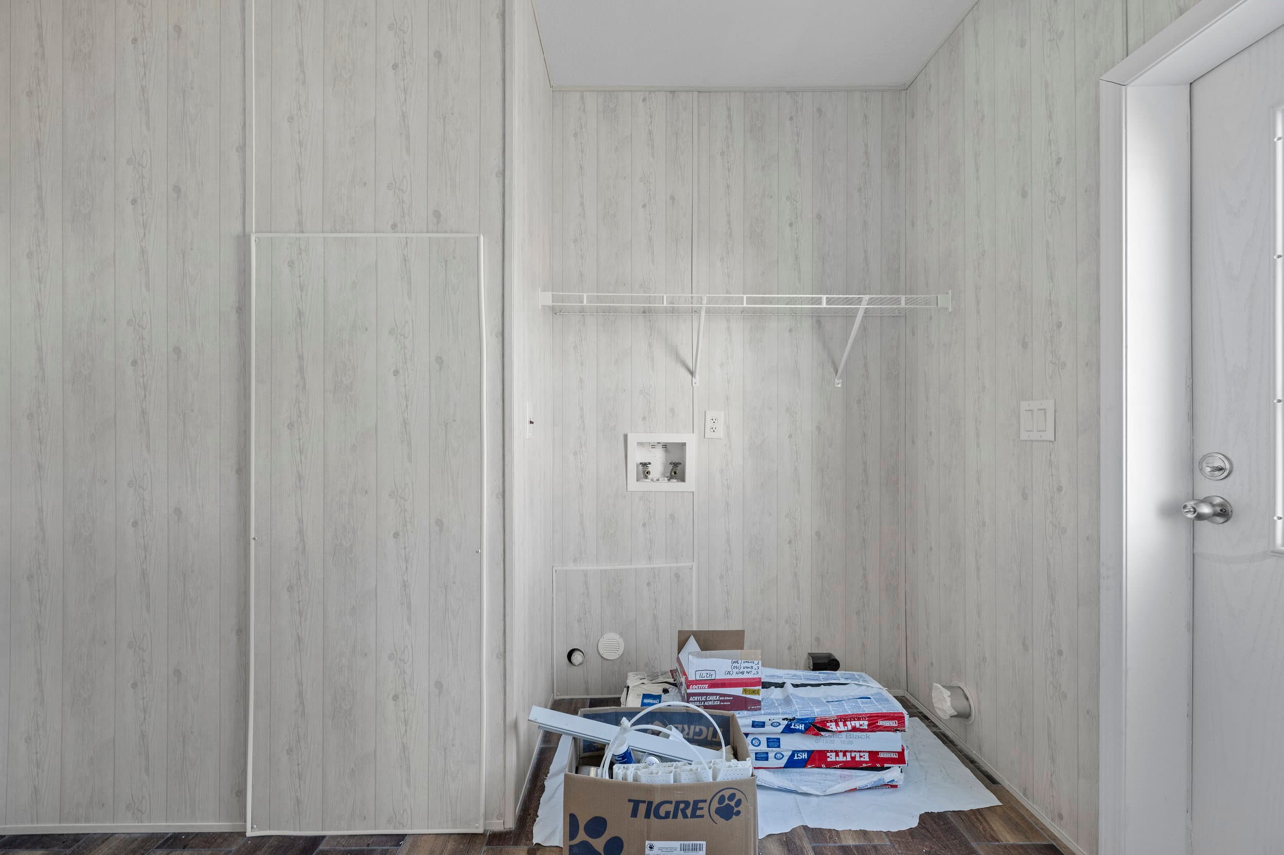 Keaton w/activity room interior home features