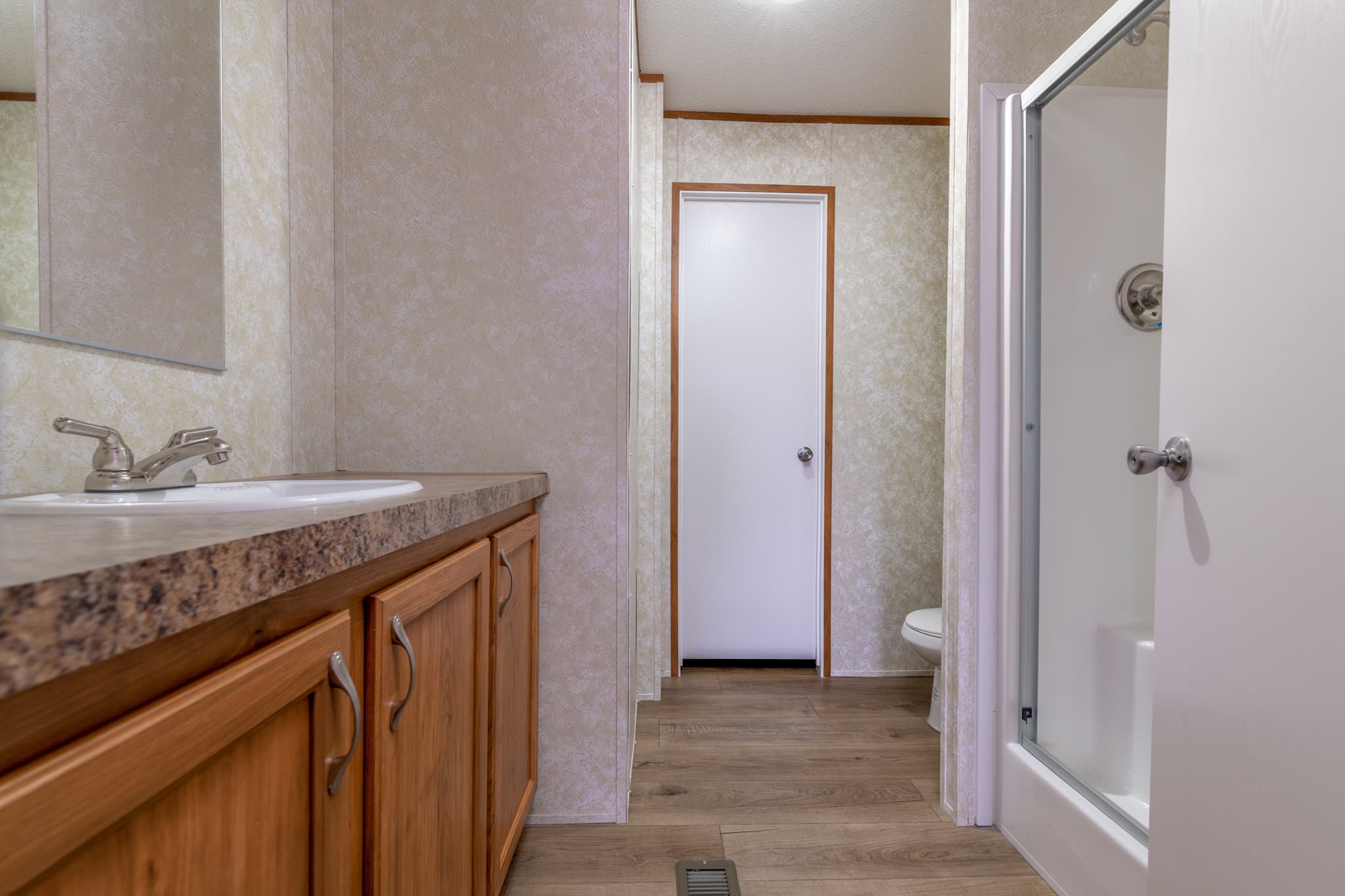 Flash bathroom home features