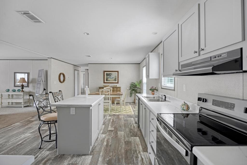 The blue diamond  home features