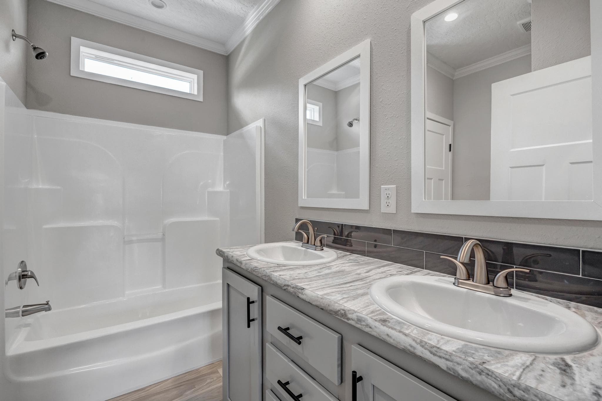 The jade bathroom home features