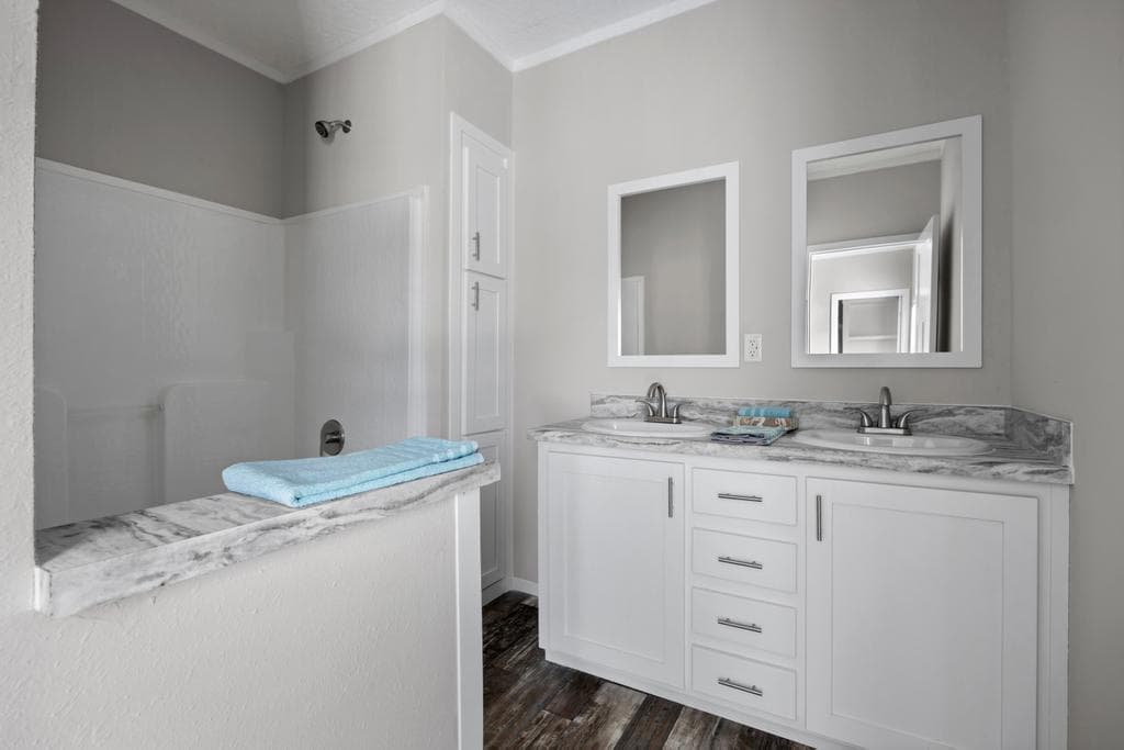 The pearl  home features