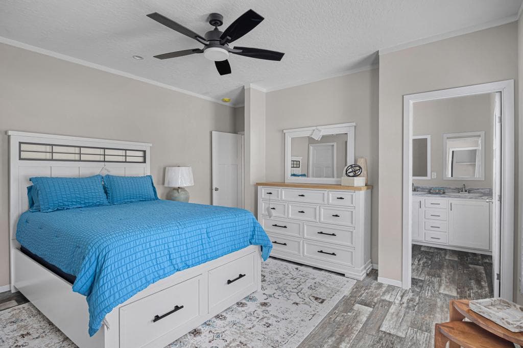 The pearl  home features