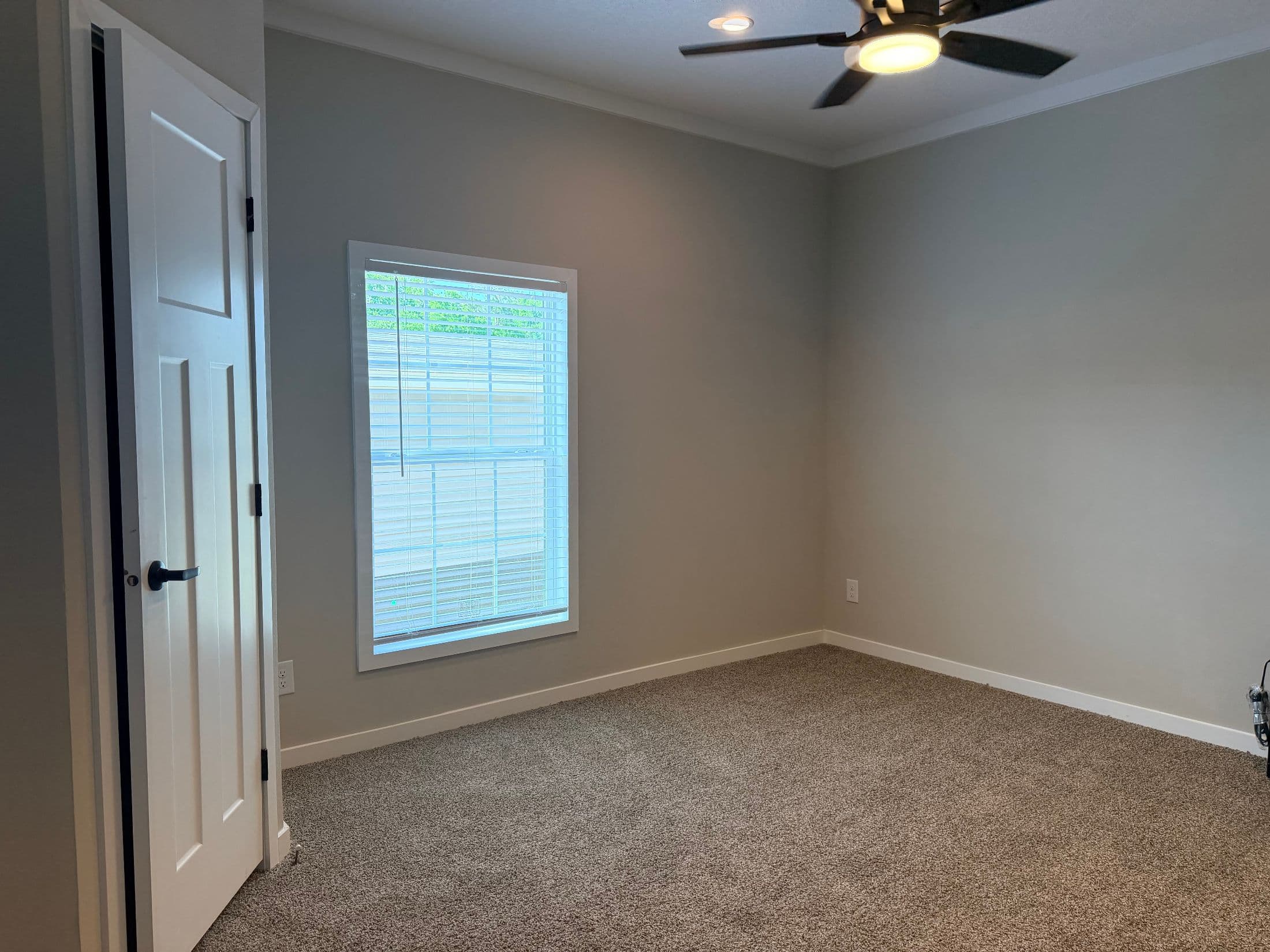 The black pearl  home features