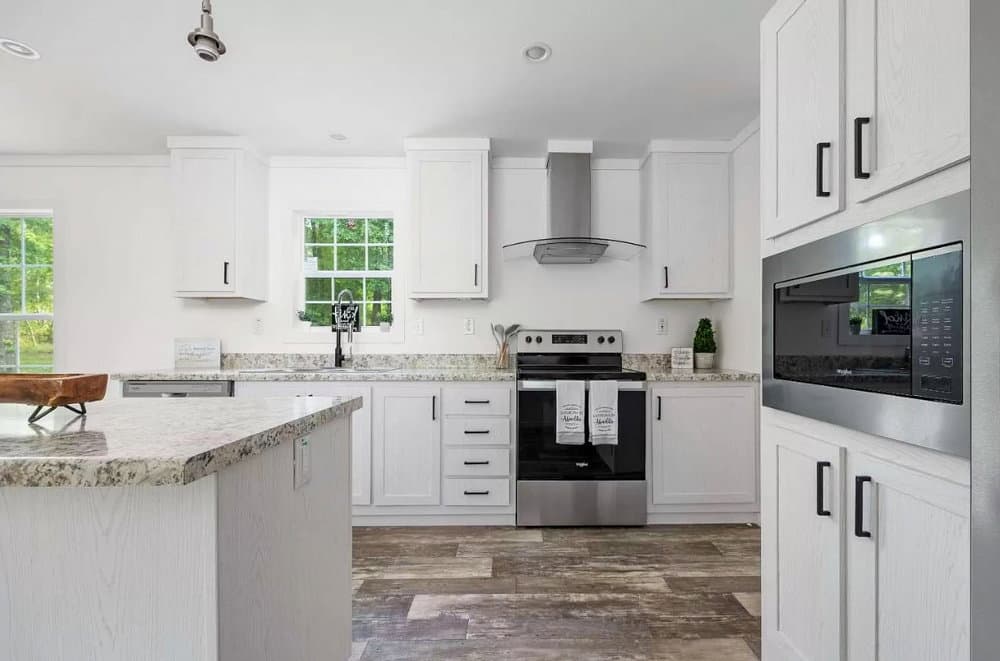 Lake manor hero home features