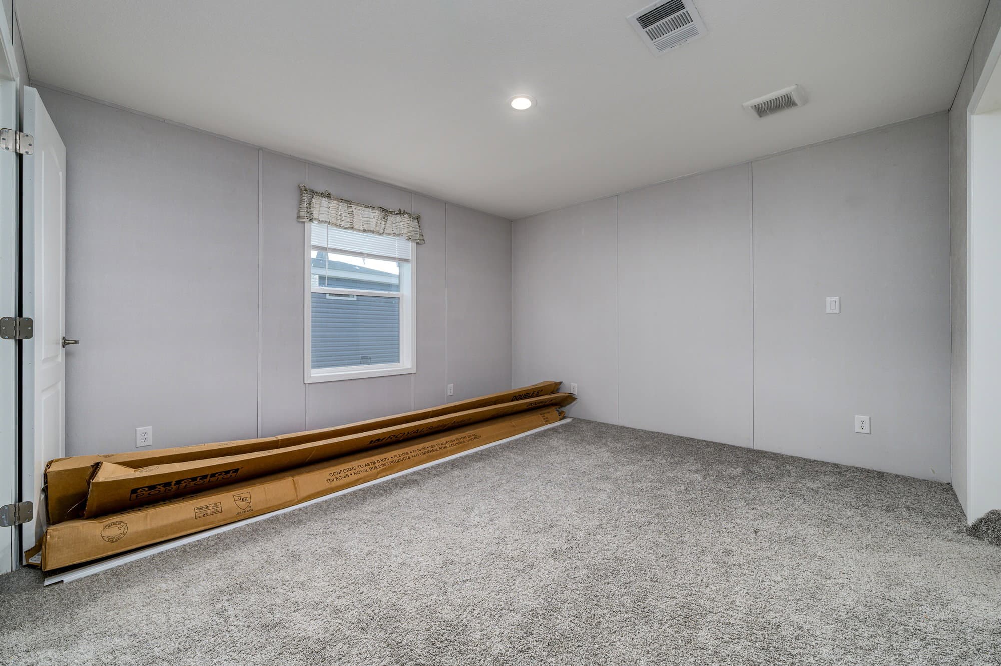 Marco 60 bedroom home features