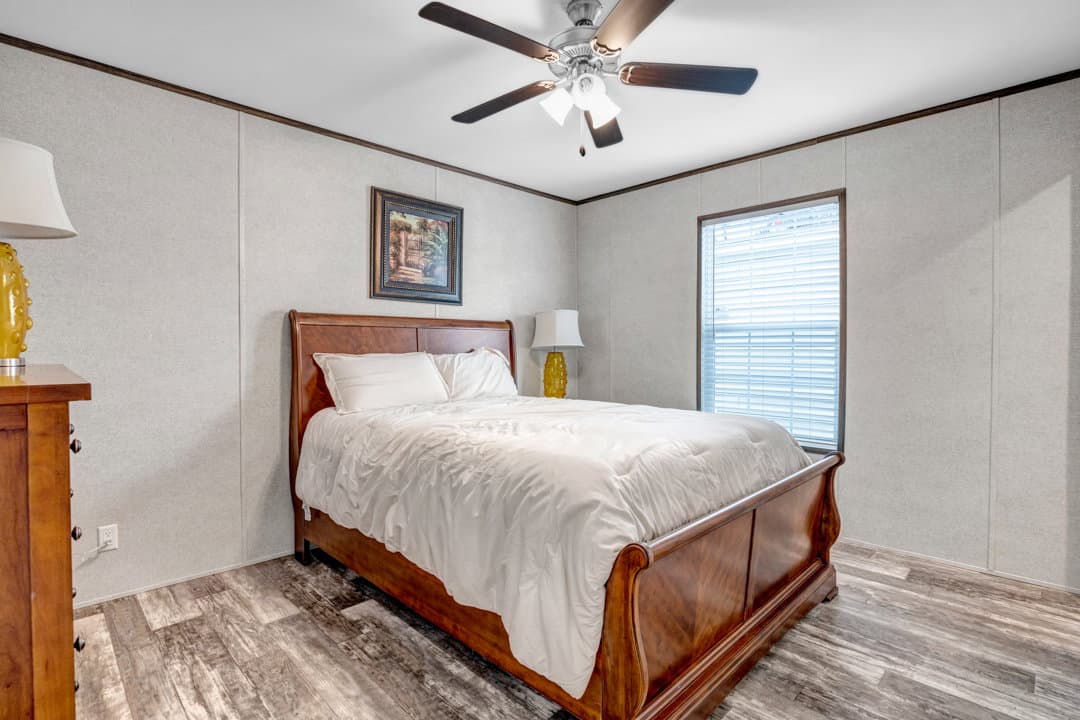 The topaz bedroom home features