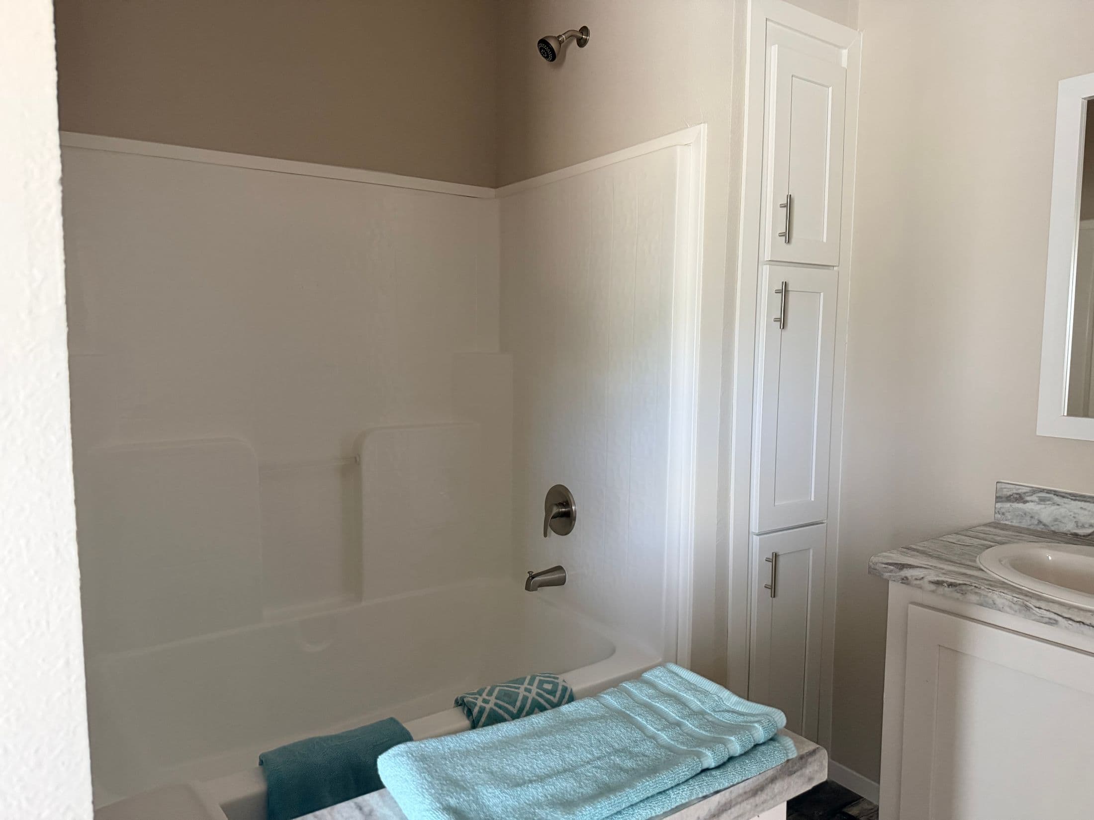 The pearl  home features