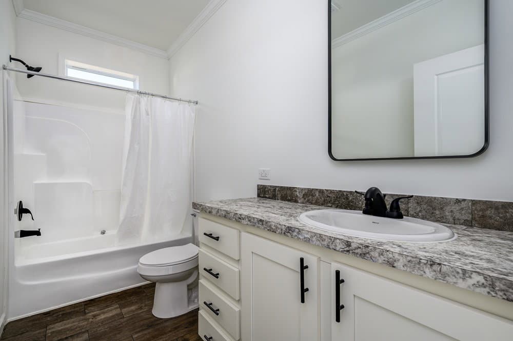 Kinderlou bathroom home features