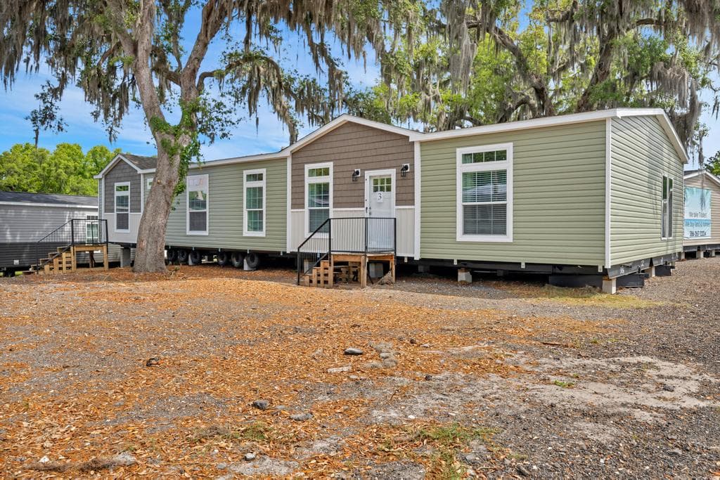 The black pearl hero home features