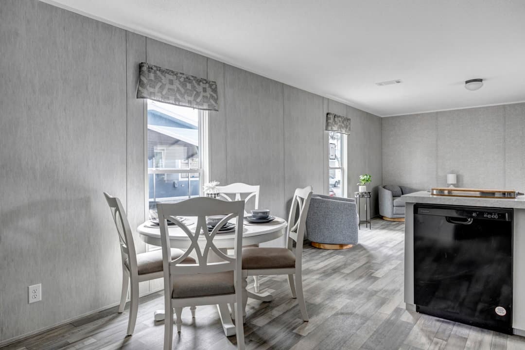 The comet interior home features