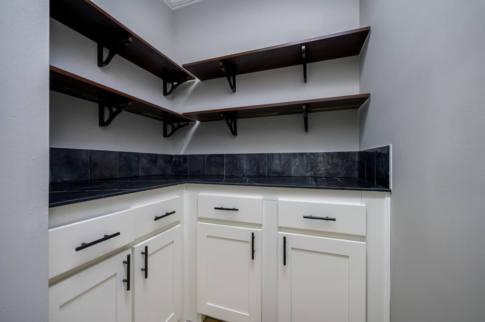 Edgewater ii interior home features