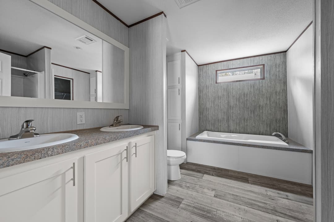 Nitro quatro bathroom home features