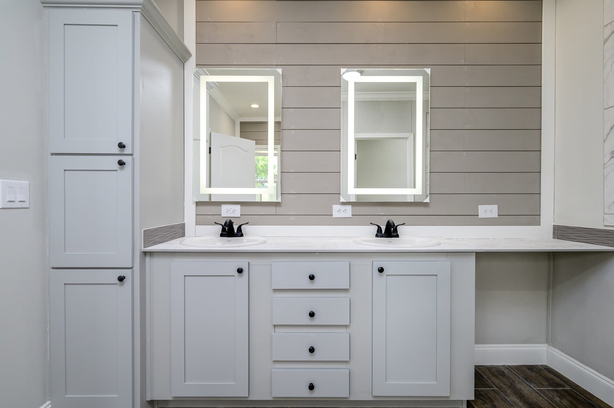 Key largo bathroom home features