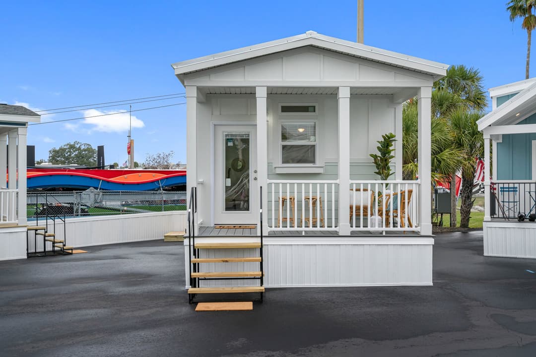 Daisy exterior and elevation home features