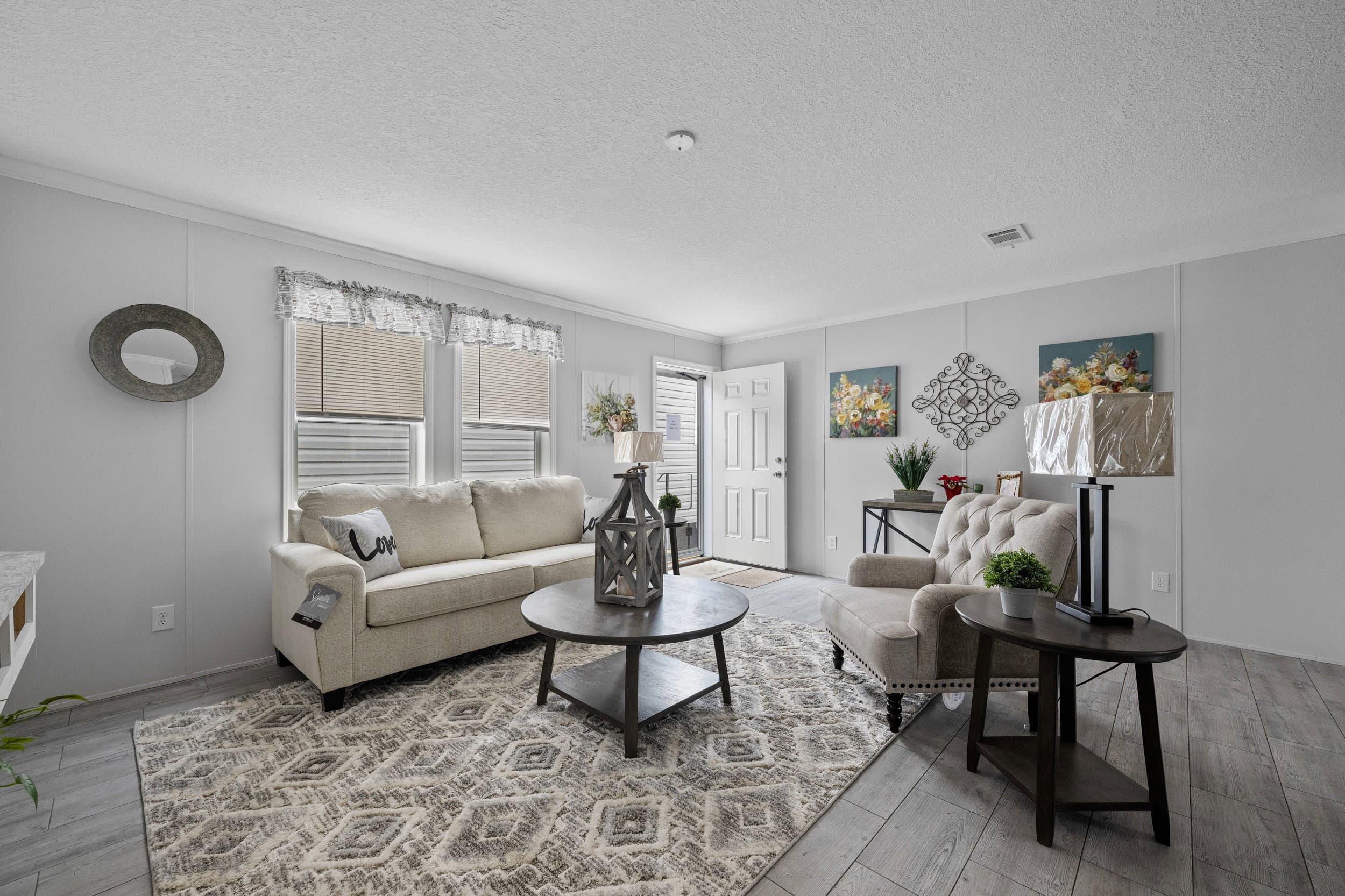 Venice w/study interior home features