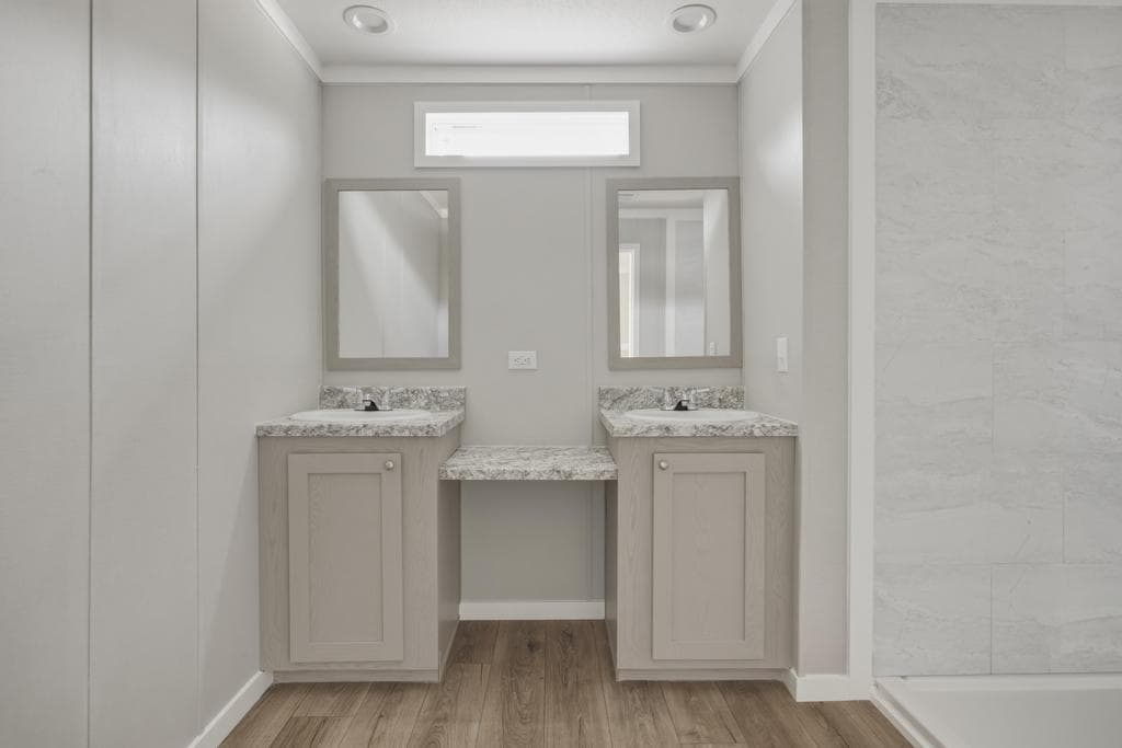 The crystal  home features