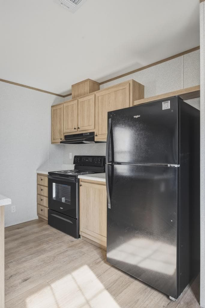 The mini-comet  home features