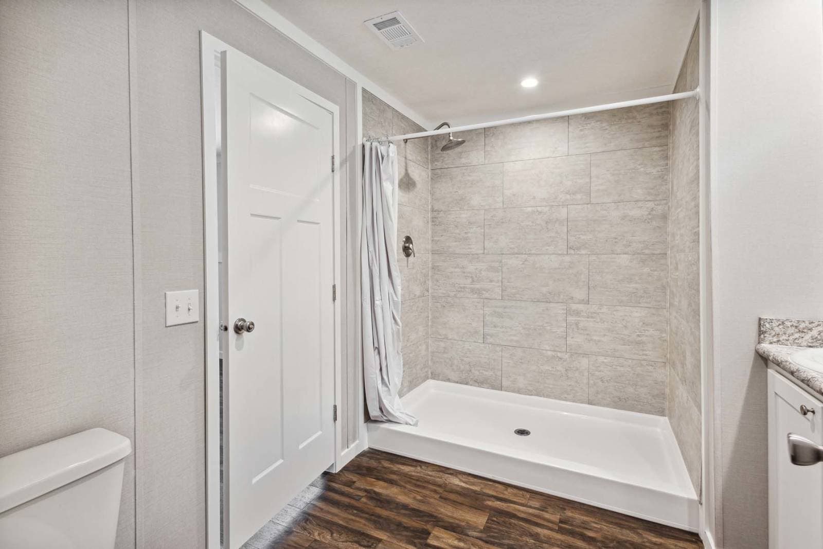 Grand slam 1676480 bathroom home features