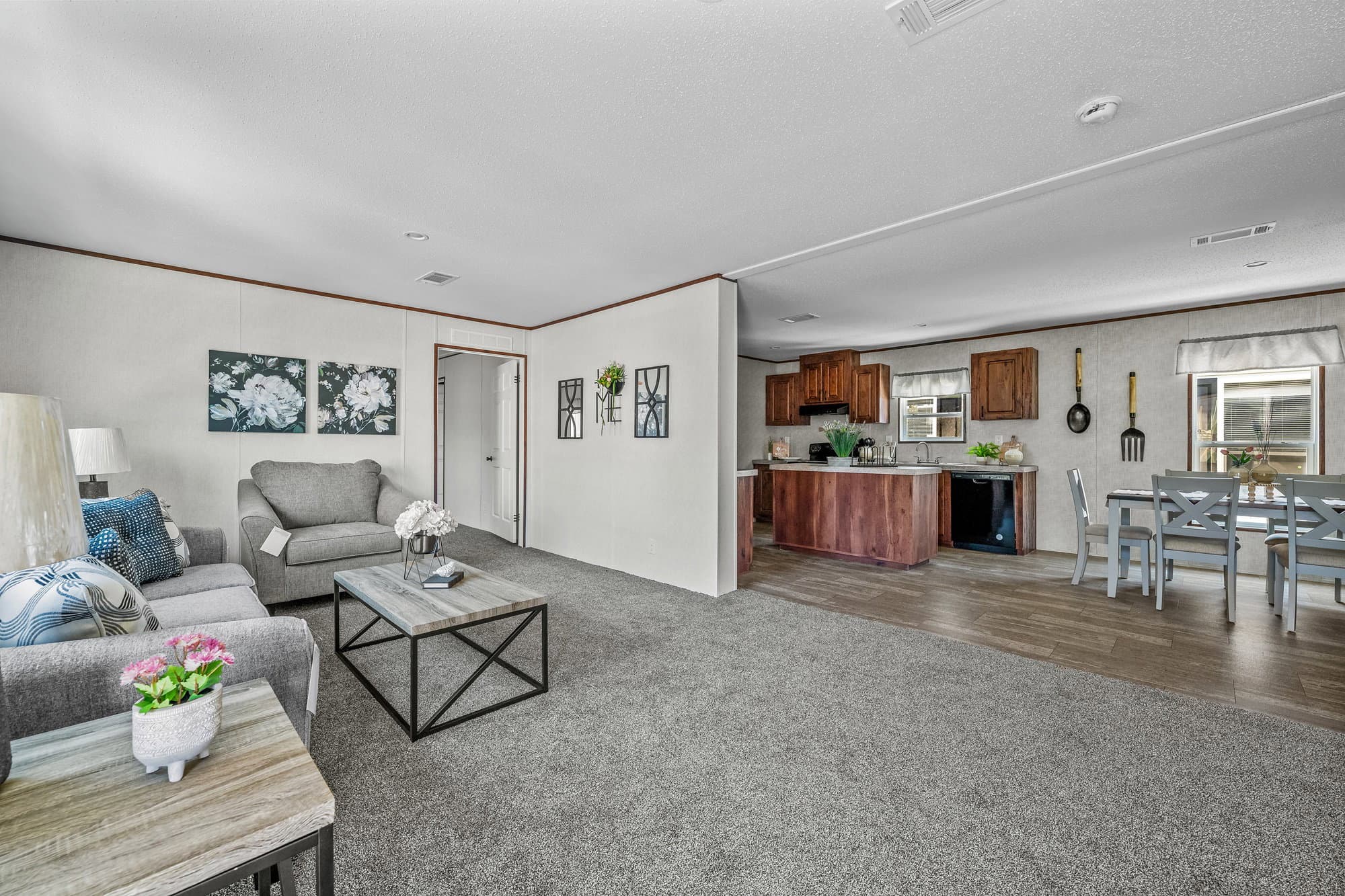 Mj interior home features