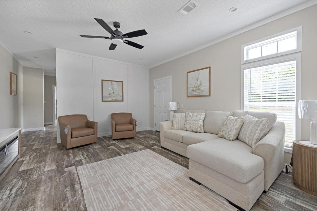 The pearl  home features