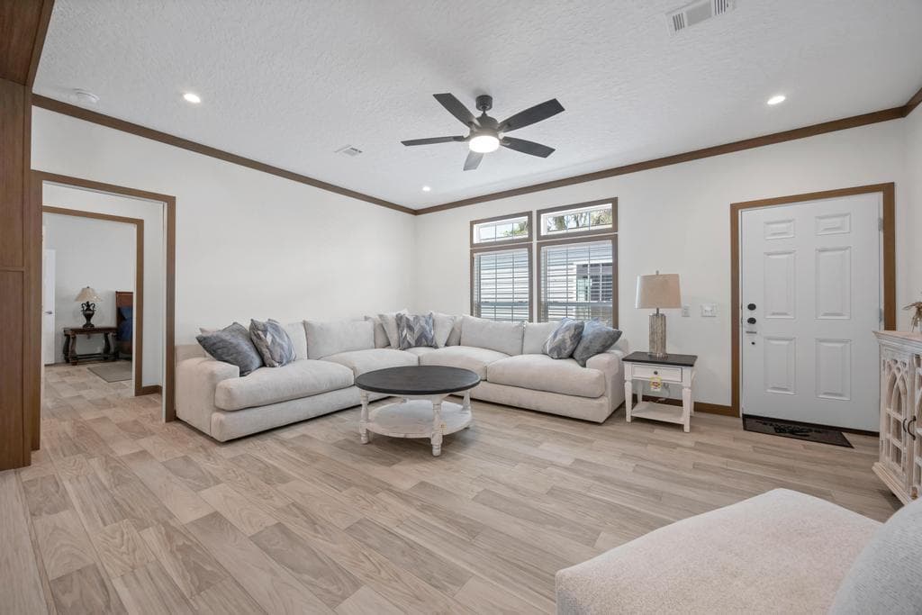 The topaz  home features