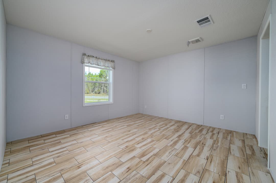 Captiva bedroom home features