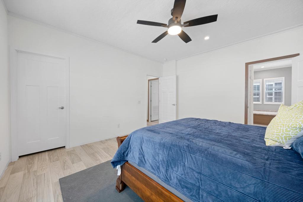 The topaz  home features