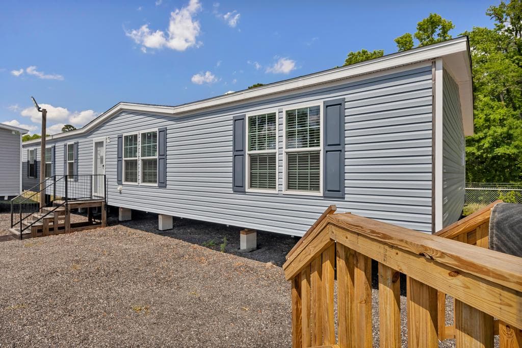 The blue diamond  home features