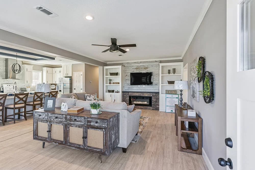 Cobblestone interior home features