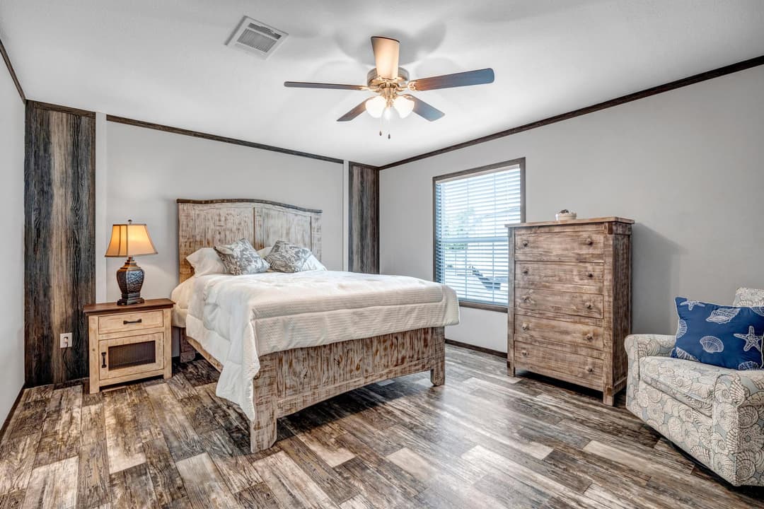 The emerald bedroom home features