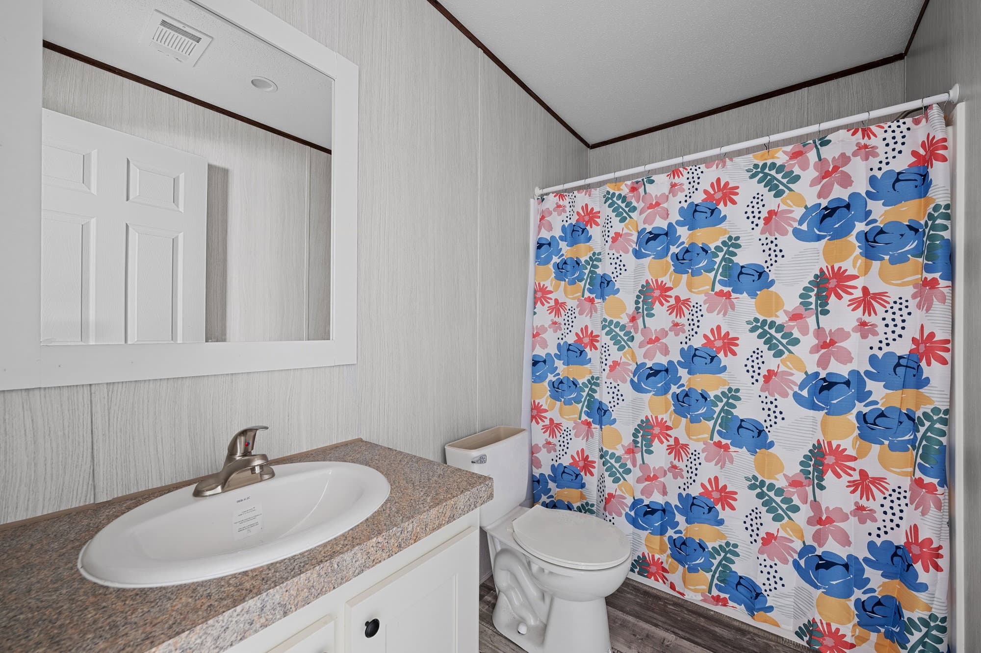 Hamilton bathroom home features