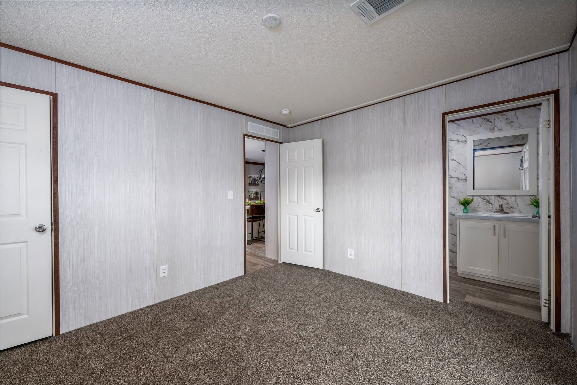 Mill creek 2 bedroom home features